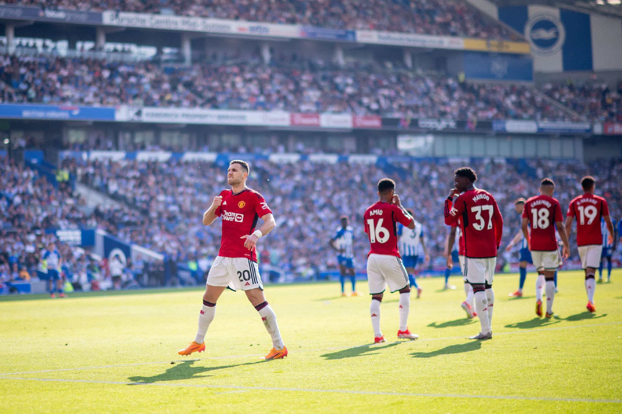 尔锁定比分 尔锁定比分